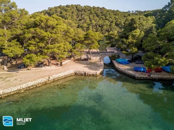 Polly Apartments With Swimming Pool Babino Polje 외부 사진